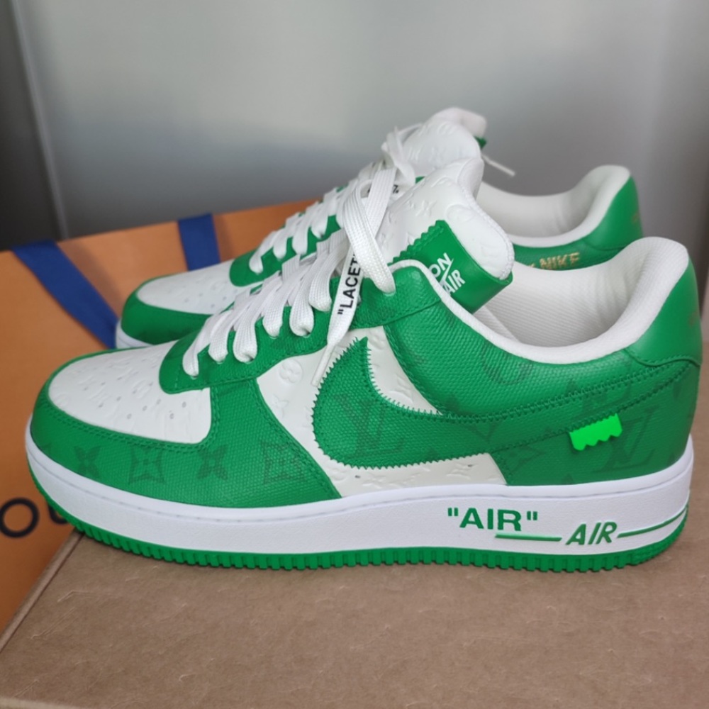 LOUIS VUITTON NIKE SNEAKERS - Picture 1 of 9